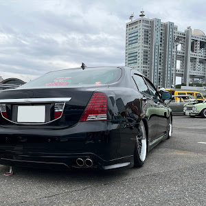 クラウンマジェスタ URS206