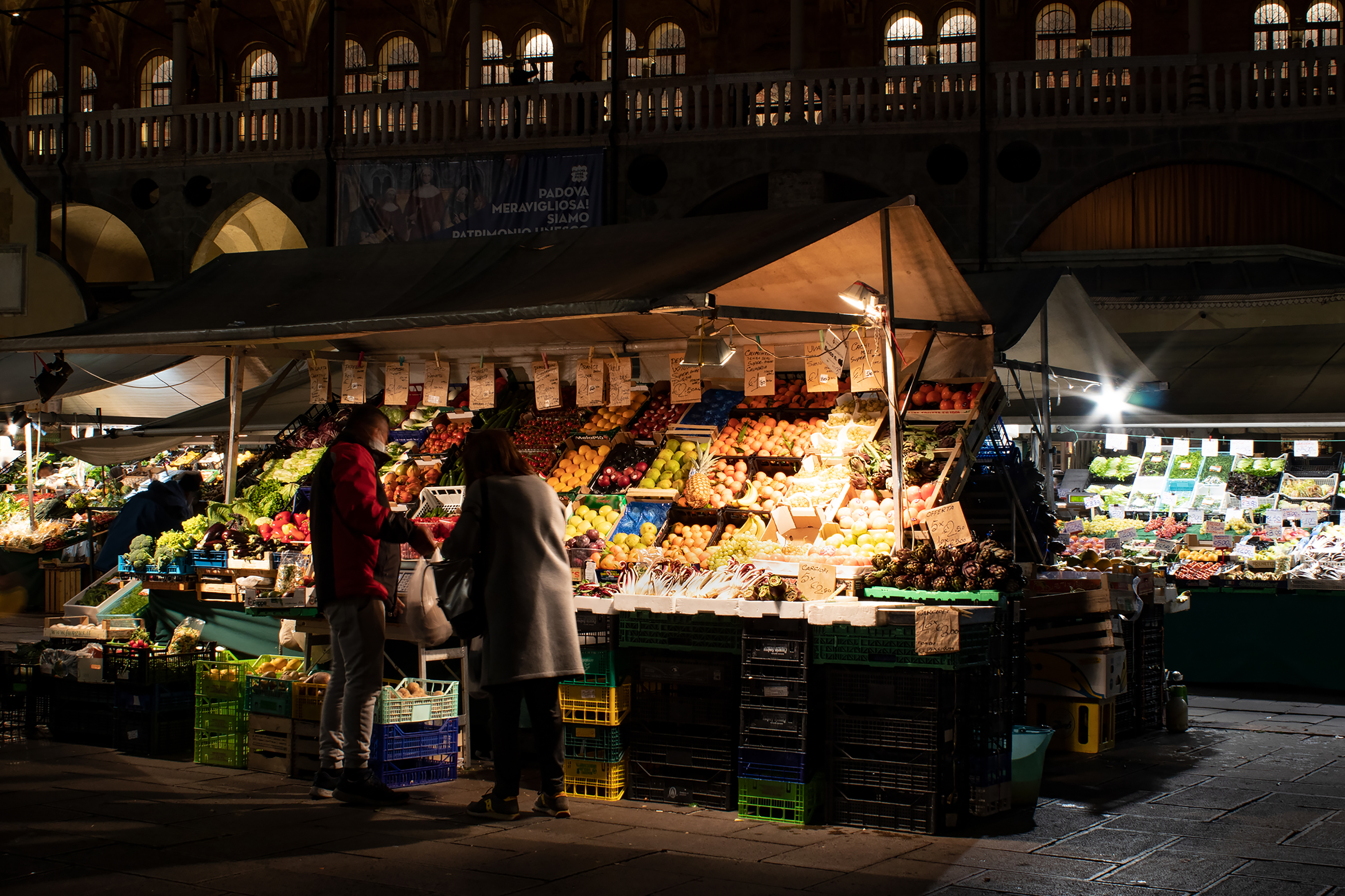 al mercato della frutta di Luigia