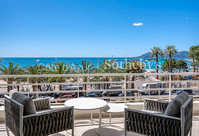 Seaside apartment with terrace 16