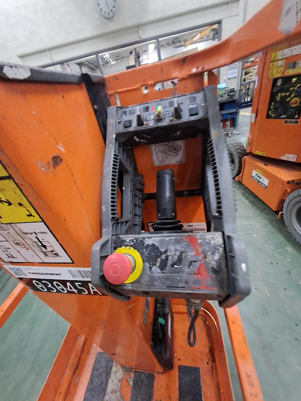 Picture of a JLG 1230ES