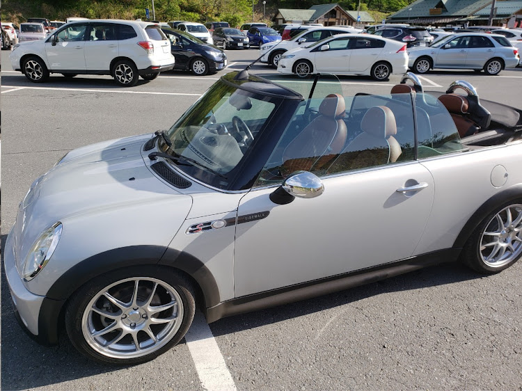 ミニクーパーSのR52・MINI・ミニクーパー・オープン・ジョンクーパーに関するカスタム事例の投稿画像1枚目