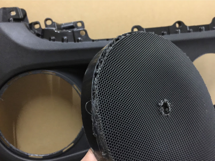 ヴェゼルのオーディオ・ヴェゼル・ＤＩＹ作業・エンクロージャー作成・デットニング施工に関するカスタム事例の投稿画像1枚目