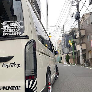 ハイエースバン TRH200V