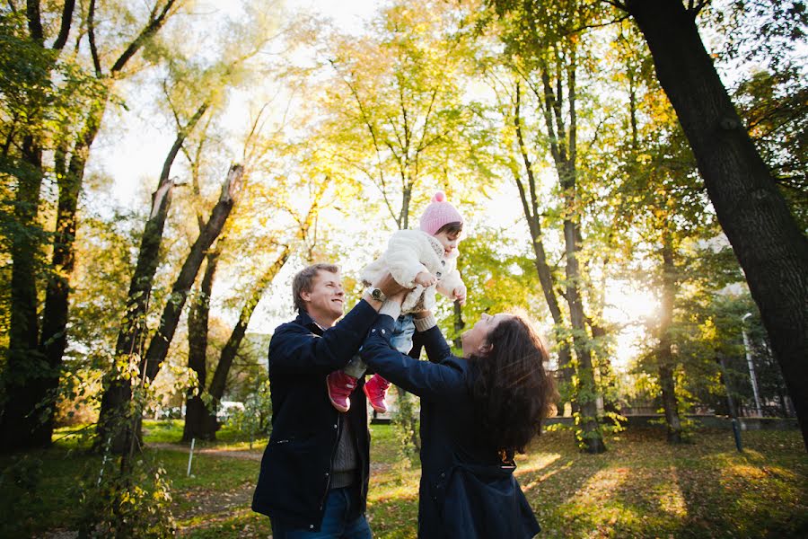 Wedding photographer Kaleriya Petrovskaya (lira192021). Photo of 4 October 2014