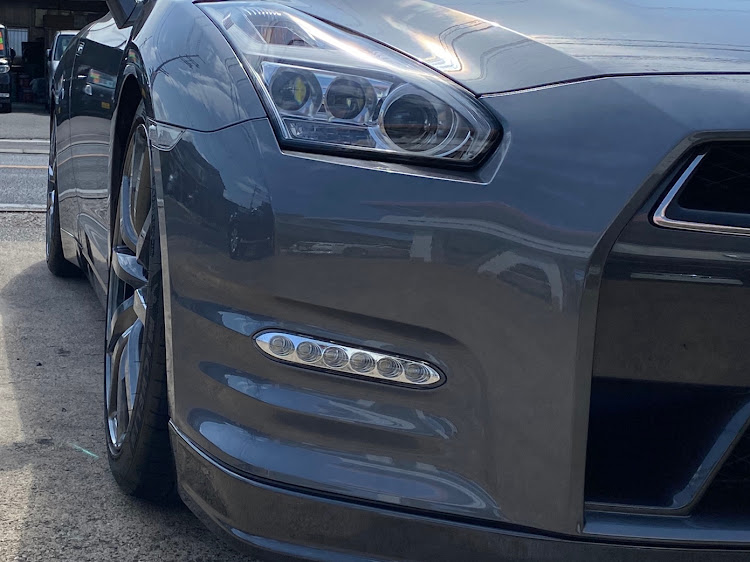 NISSAN GT-RのNEKOコーポレーション・ホイールアライメント調整・アップライン　NEKO車高調整キット・キャスター調整・パン君に関するカスタム事例の投稿画像1枚目