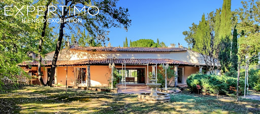Villa with pool 3