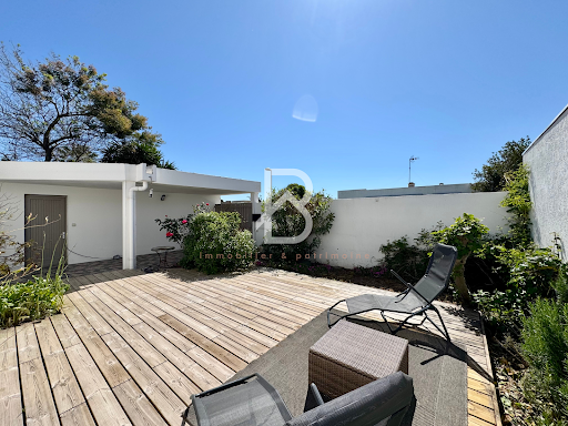 Villa with terrace 3