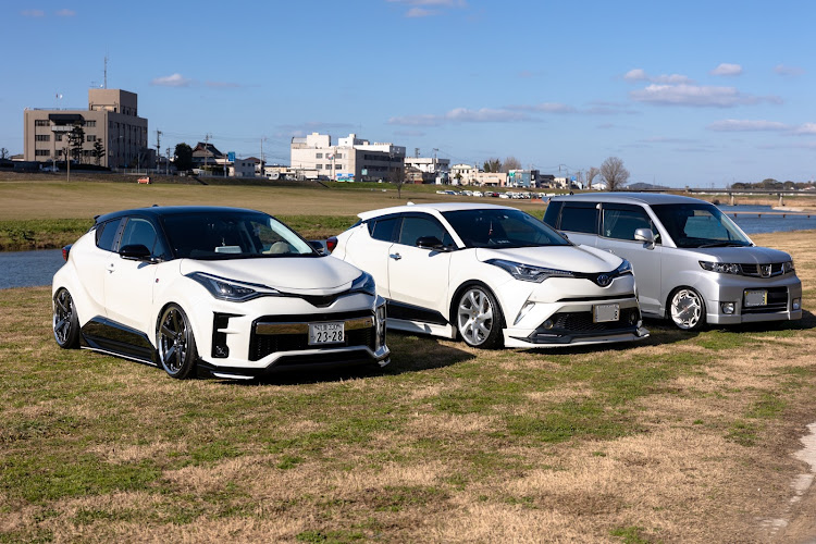 C-HRの直方河川敷・芝生詐欺・コラボ撮影・今年は遠征・ドライブに関するカスタム事例の投稿画像1枚目