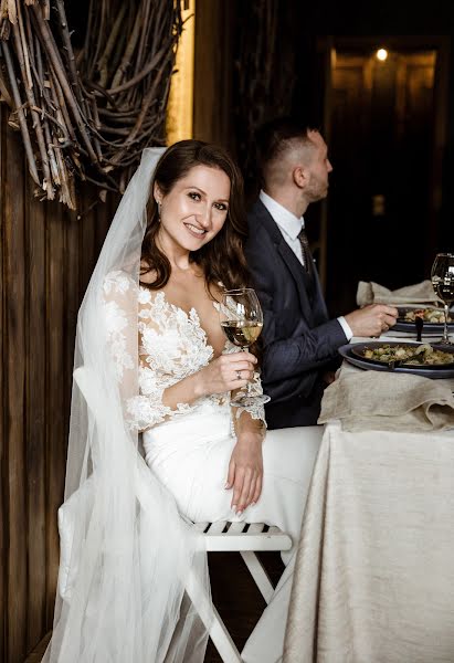 Bröllopsfotograf Oksana Saveleva (tesattices). Foto av 19 december 2019