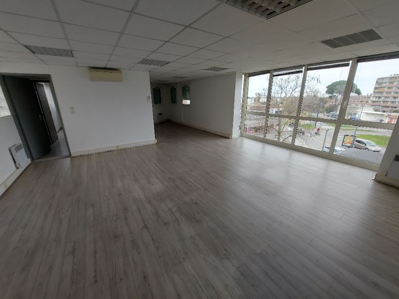 Location  locaux professionnels  300 m² à Toulouse (31000), 3 000 €