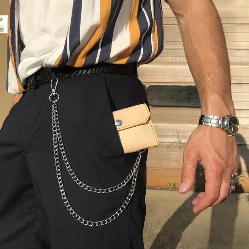 Punk Heren Jeans met Tailleketting, Kledingaccessoires en Ornamenten voor een stoere look. Geef je outfit een rebelse uitstraling met deze accessoires.