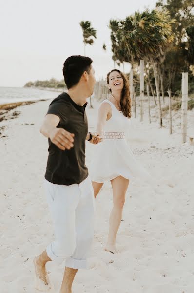 ช่างภาพงานแต่งงาน Monica Casillas (flowerbythesea) ภาพเมื่อ 8 เมษายน 2018