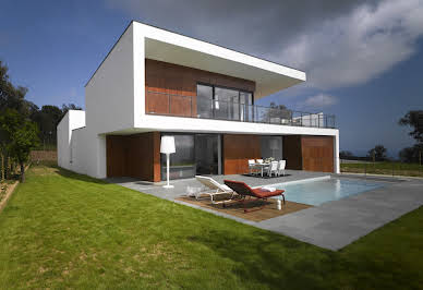 House with pool 1