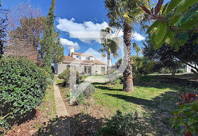 House with terrace 1