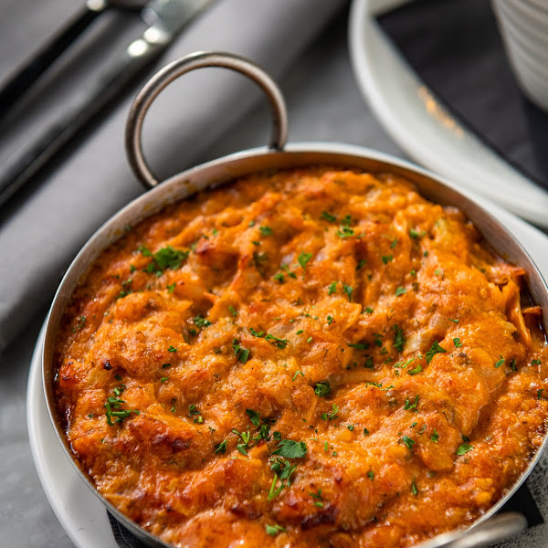 vegan buff dip | 
roasted, spiced and chopped artichoke hearts & chickpeas | vegan mayo | vegan cheese | hot sauce | baked til’ bubbly | choice of hand-cut potato chips, freshly fried tortilla chips, ½ & ½ or with all veggies | keto w/ all veggies