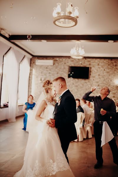 Fotógrafo de casamento Anna Folimonova (annafolimonova). Foto de 3 de novembro 2019