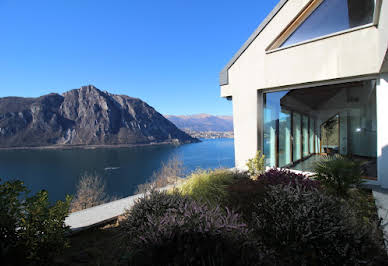 Villa with garden and terrace 3