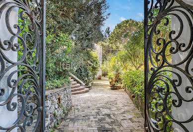 Villa with garden and terrace 4