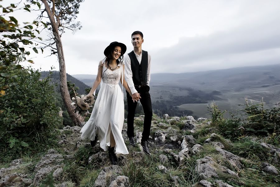 ช่างภาพงานแต่งงาน Viktor Krutickiy (krutitsky) ภาพเมื่อ 31 พฤษภาคม 2019