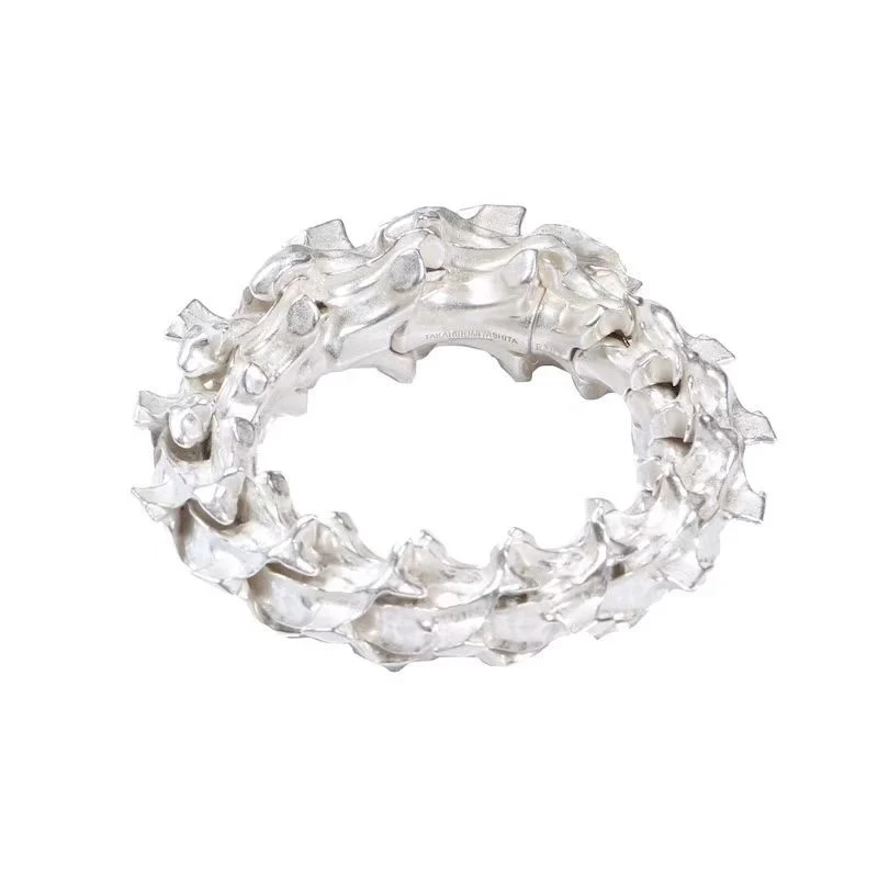 Fashion Snake Bone gepersonaliseerde armband, een uniek en stijlvol sieraad met op maat gemaakte gravure, perfect voor een persoonlijke look.