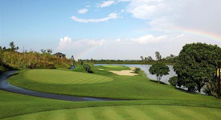 Giá sân golf Sky Lake 