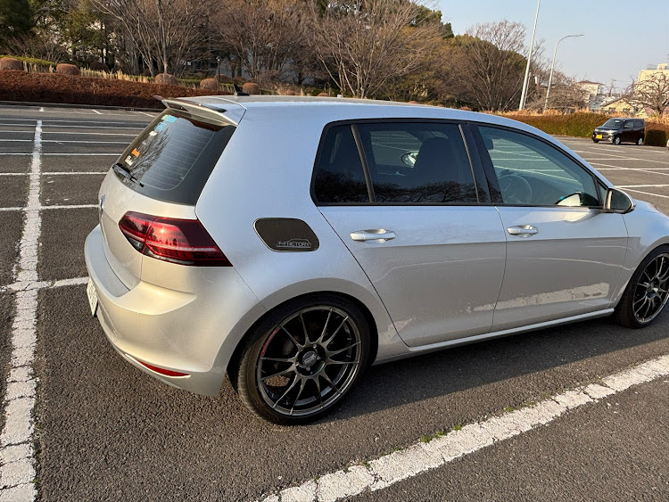 ゴルフ7のアウディS4ホイール到着🙂・ゴルフ綺麗にしてご近所徘徊・あっちゃん's来たよ〜・大通り本日開花宣言に関するカスタム事例の投稿画像2枚目