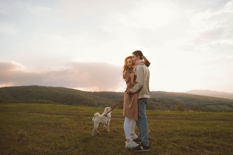 Wedding photographer Tolik Sabina (toliksabina). Photo of 21 October 2019