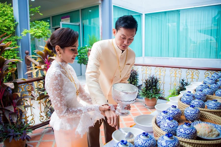 Fotografo di matrimoni Nattawut Kojchapoom (cmanproduction). Foto del 8 settembre 2020