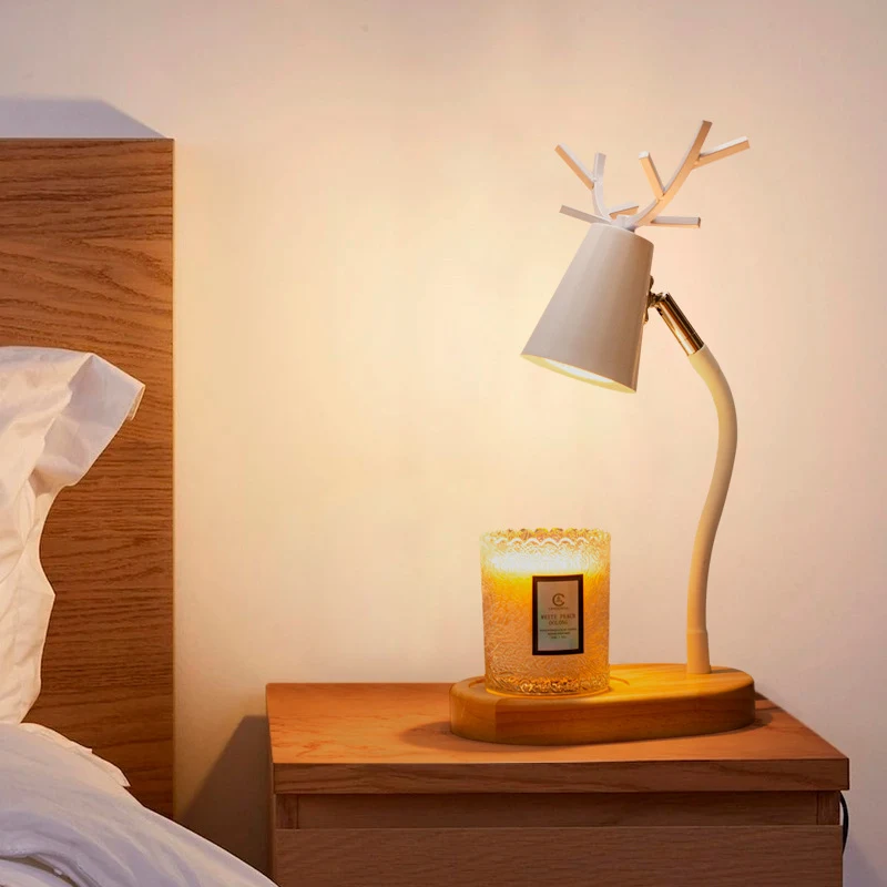 Nachttischlampe aus massivem Holz mit Dimmfunktion und Timer, ideal zur Dekoration des Schlafzimmers und für entspannte Abende.