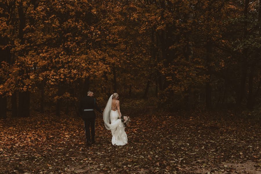 Fotógrafo de casamento Salla Vesa-Tikkanen (kuvaajalahti). Foto de 30 de novembro 2022