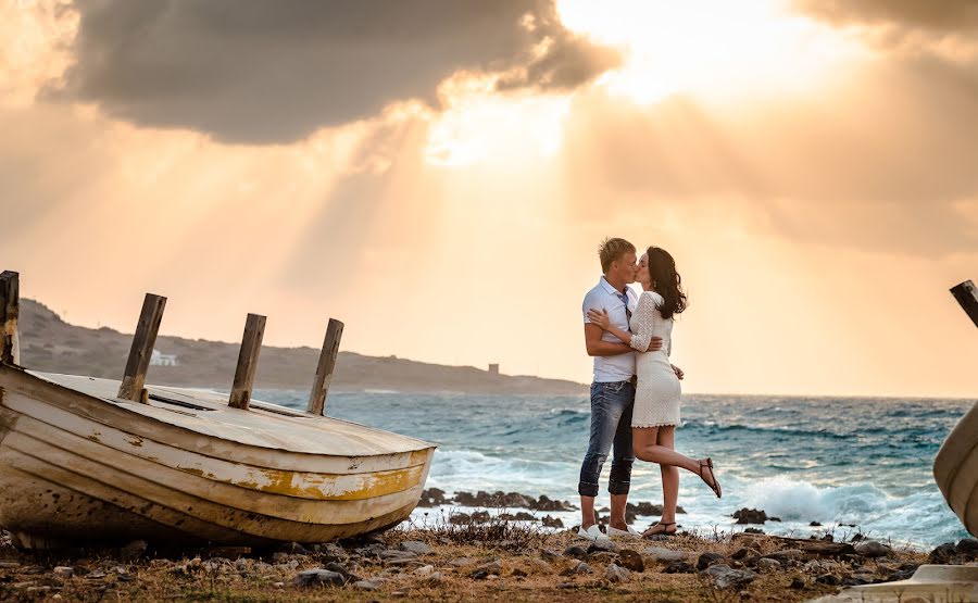 Fotógrafo de bodas Maksim Prikhodnyuk (photomaxcrete). Foto del 13 de septiembre 2014