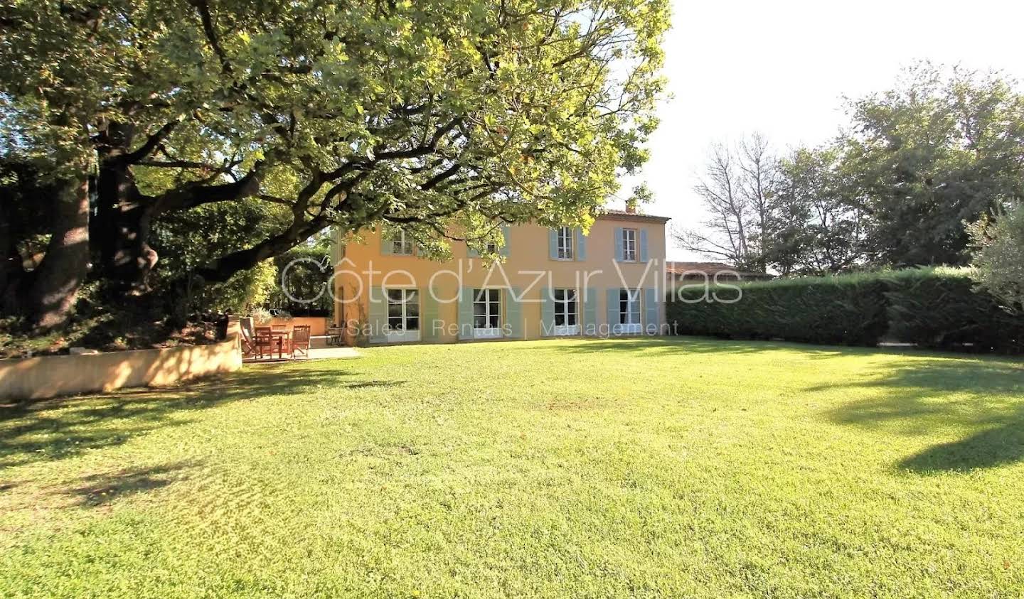 Propriété avec piscine et jardin Valbonne