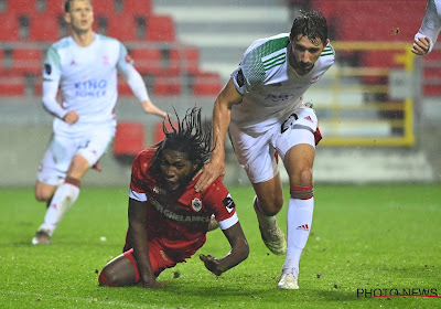 🎥 Had Antwerp geen strafschop moeten krijgen voor deze fout op Mbokani?