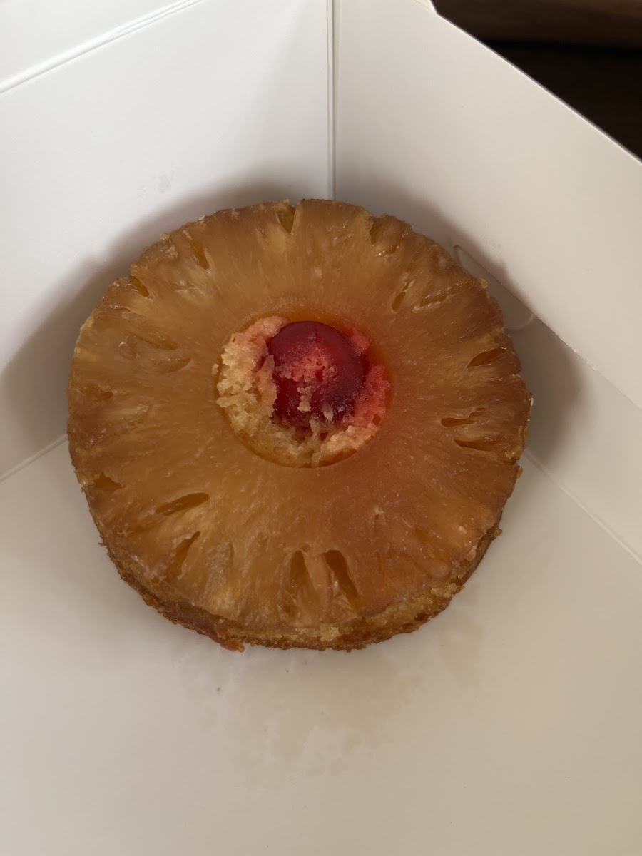 Pineapple upside down cake