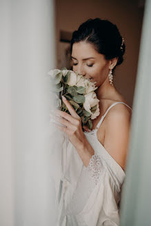 Wedding photographer Lera Polkhovskaya (polkhovskaya). Photo of 23 January 2022