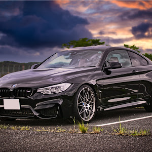 M4 クーペ F82