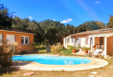 Maison avec piscine et terrasse 18