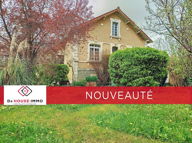 Vente maison 8 pièces 125 m² à Ruelle-sur-Touvre (16600), 178 000 €