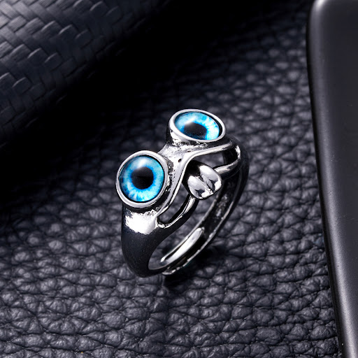 Title 1, Creative Frog Style Hip Hop Ring, a unique acce...
