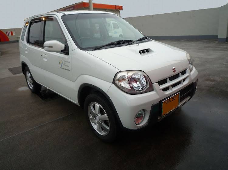 Keiの洗車・手洗い洗車・車検前洗車・洗車には最高の曇り空・戦争が早く終わりますように🙏に関するカスタム事例の投稿画像1枚目