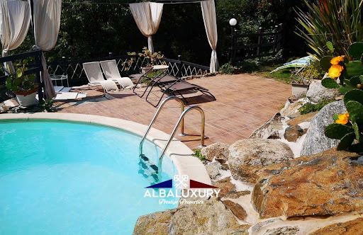 Villa avec piscine et jardin 3