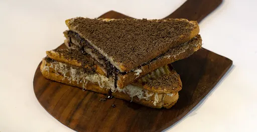 Chocolate Cheese Grilled Sandwich