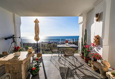 Appartement avec terrasse et piscine 10