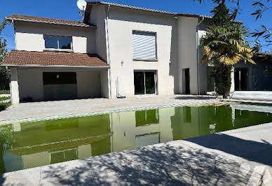 Villa avec piscine et terrasse 12