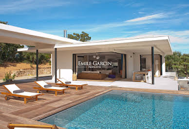 Propriété avec piscine en bord de mer 5