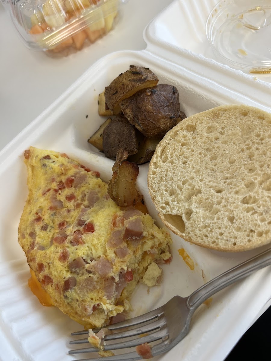 Omlete, potatoes, english muffin