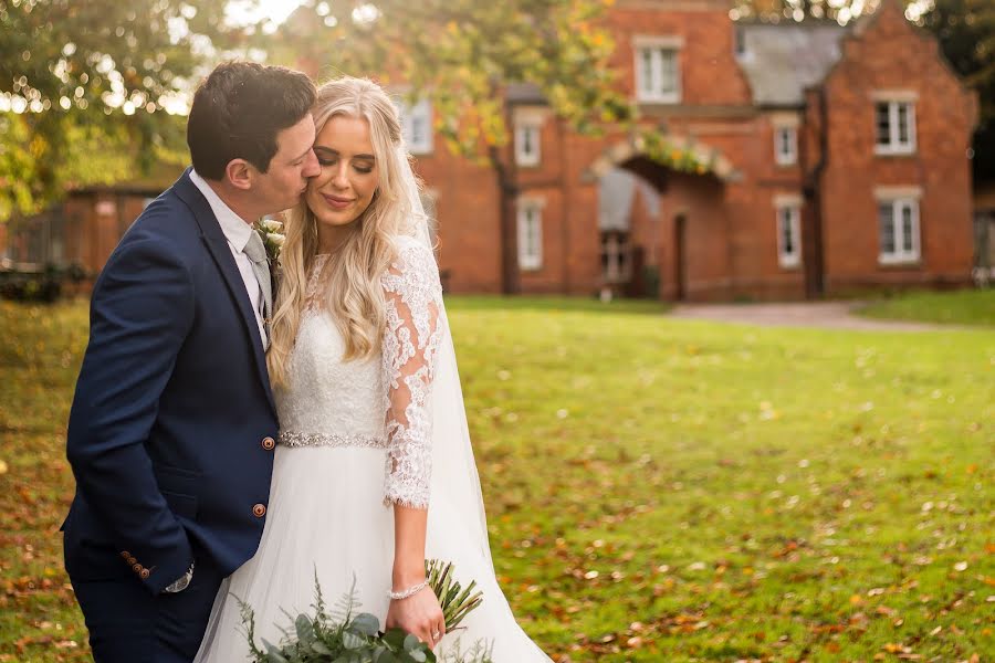 Wedding photographer James Thundercliffe (thundercliffe). Photo of 15 February 2023