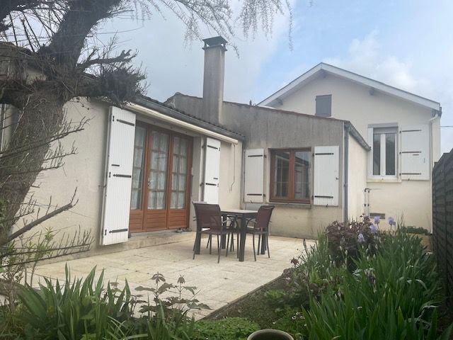 Vente maison 5 pièces 115 m² à Saintes (17100), 336 000 €