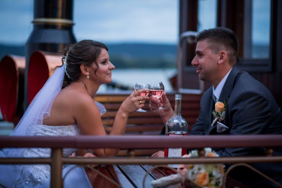 Fotografo di matrimoni Krisztian Balogh (baloghkrisztian). Foto del 3 marzo 2019