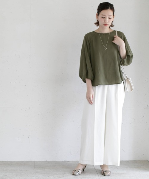 カーキブラウスの秋コーデ 大人女性の失敗しないおしゃれな着こなし方は Trill トリル